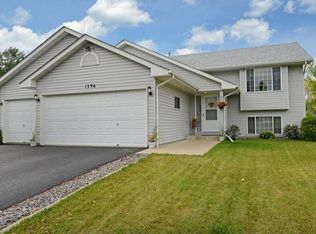 1396 Creekside Dr, Waconia, MN 55387