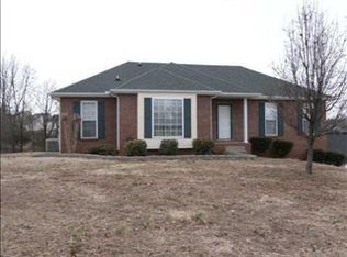 596 Edinburgh Way, Clarksville, TN 37043