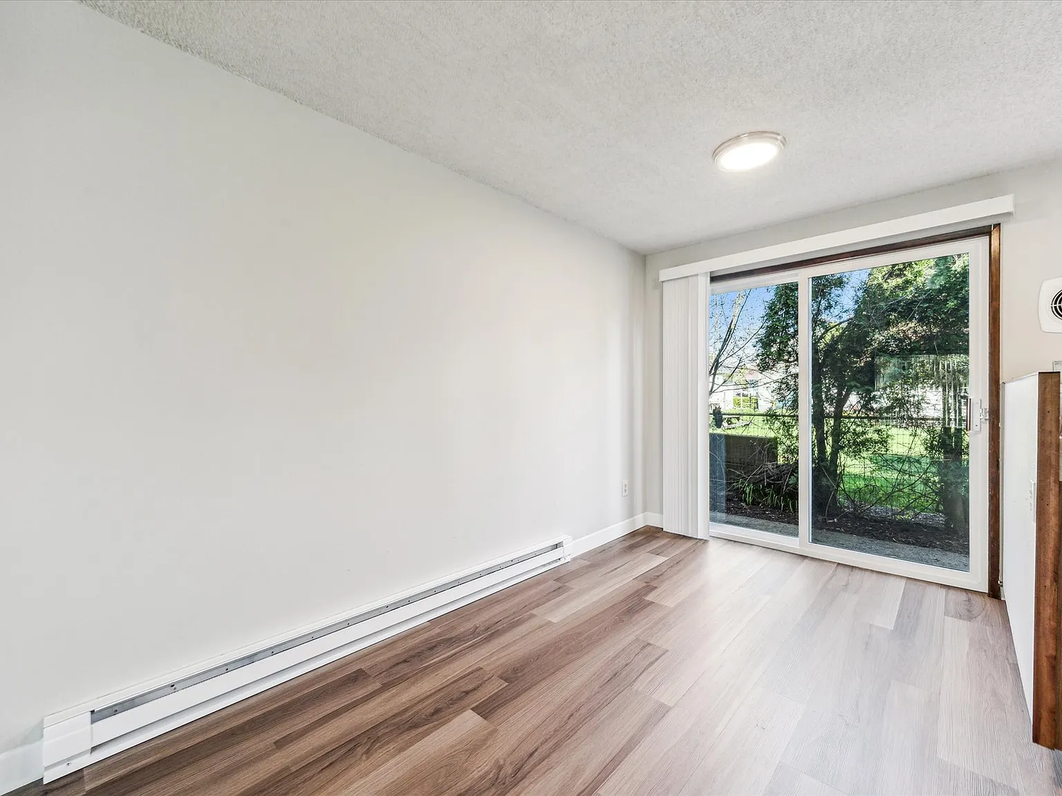 2 bed, 1.5 bath, 850 sqft, $1,750 — Photo 4