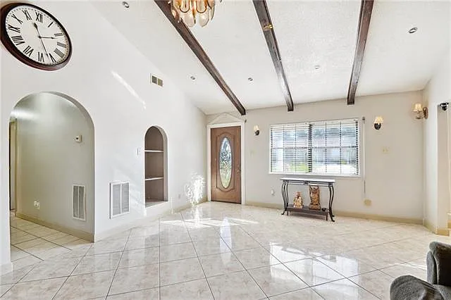 4 bed, 2.0 bath, 1644 sqft, $1,900 — Photo 4