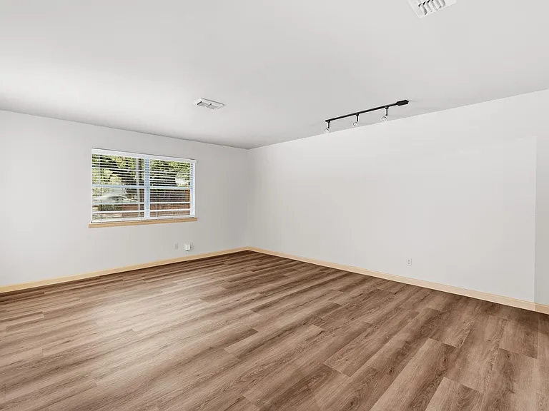 2414 Havenside Dr — Photo 5