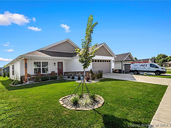 4th image of 8035 Hudson Lane