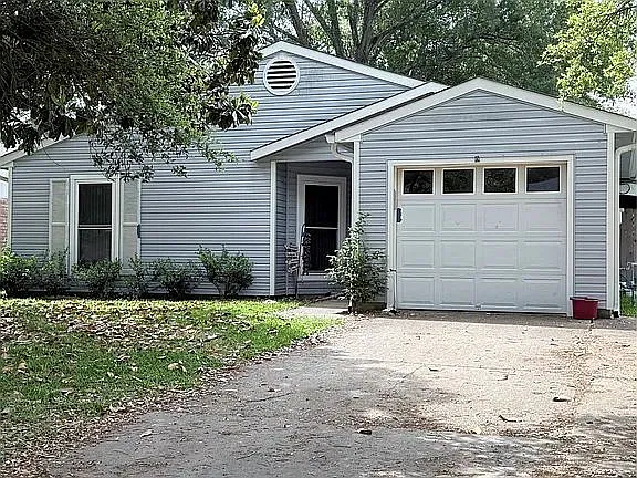 2104 General Forrest Dr — Photo 1