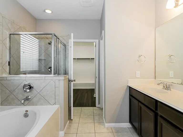 18746 Majestic Vista Ln — Photo 12