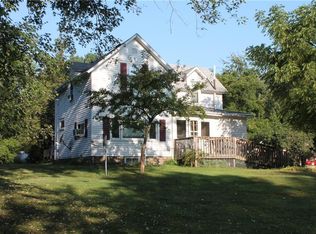 1124 Paradise Valley Rd, Menomonie, WI 54751