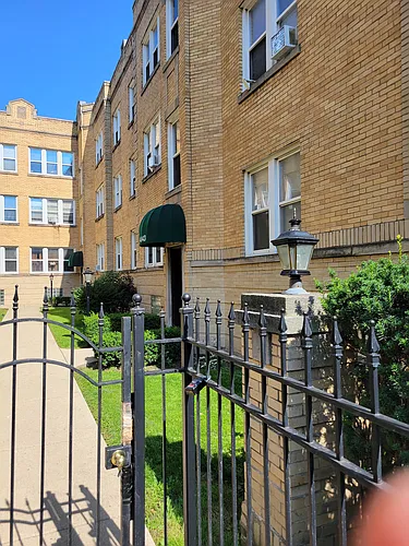 4047 N Mozart St #1E Photo 1