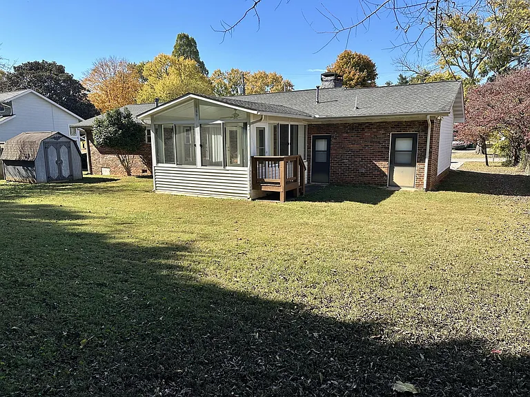 1760 Scenic Dr — Photo 16