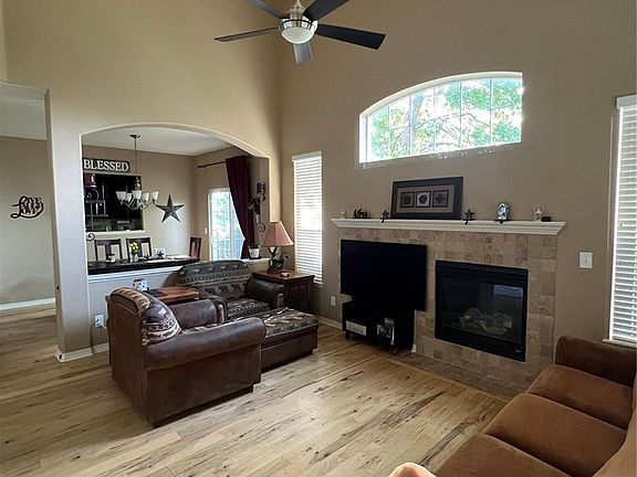 4th image of 896 Ironspur Court