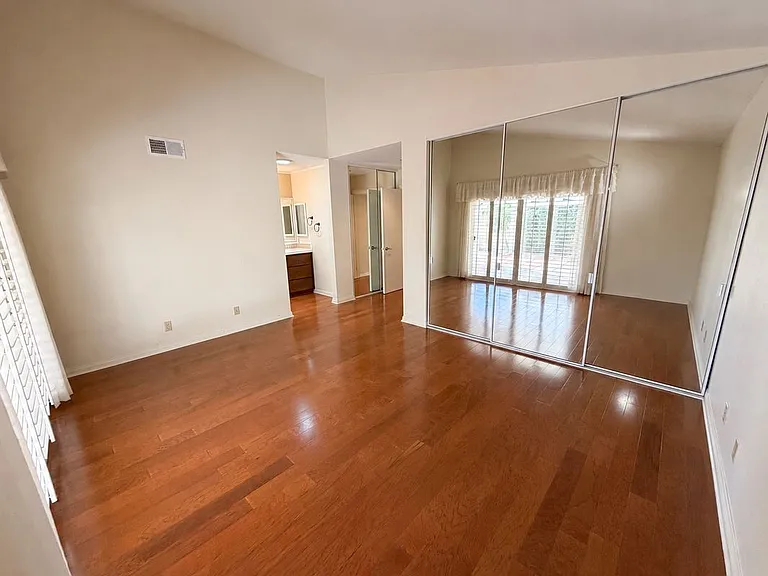 1732 Sea Pines Rd — Photo 3