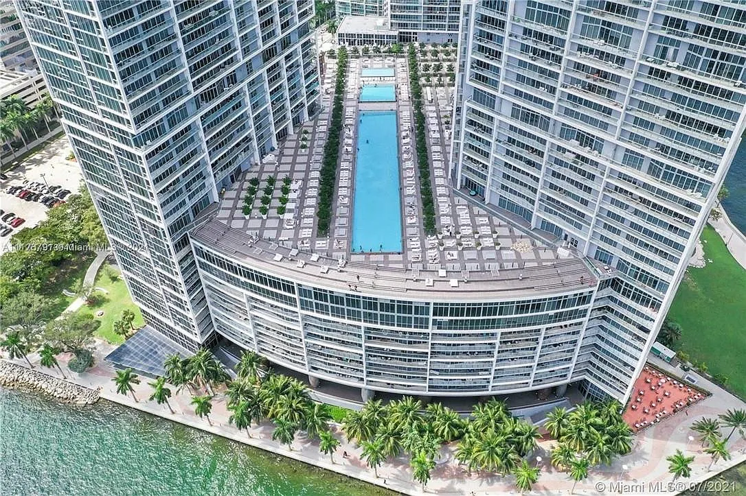 Icon Brickell Tower 1 — Photo 1