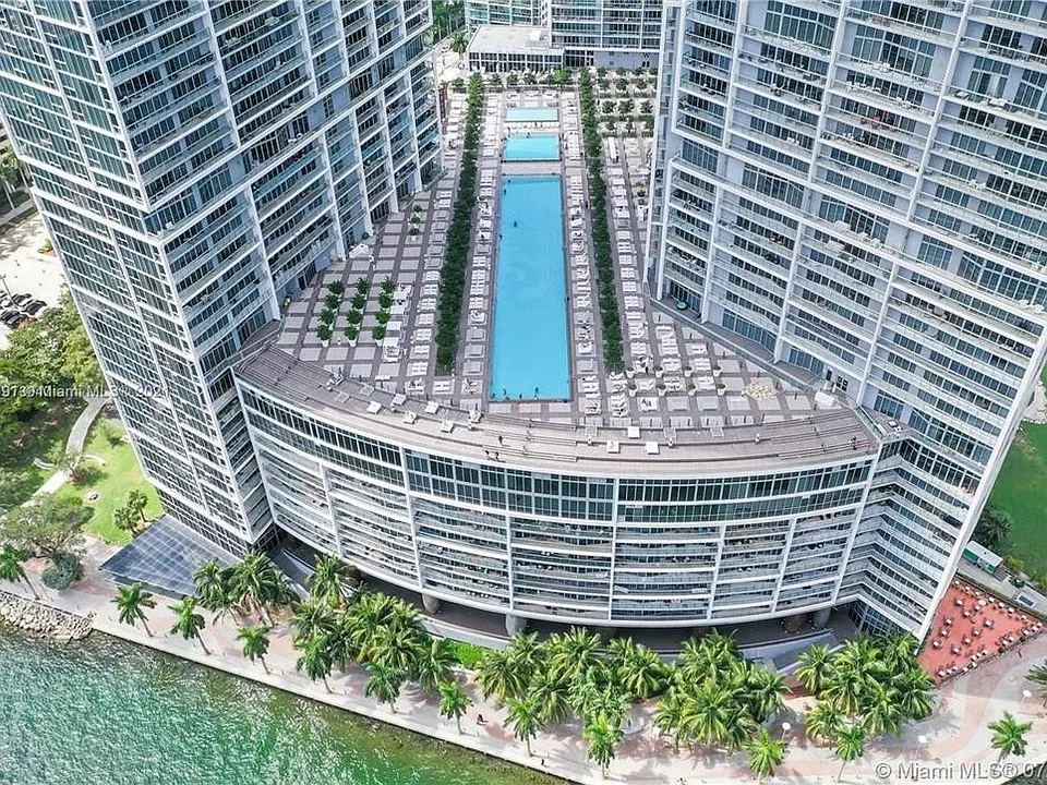465 Brickell Ave #1806