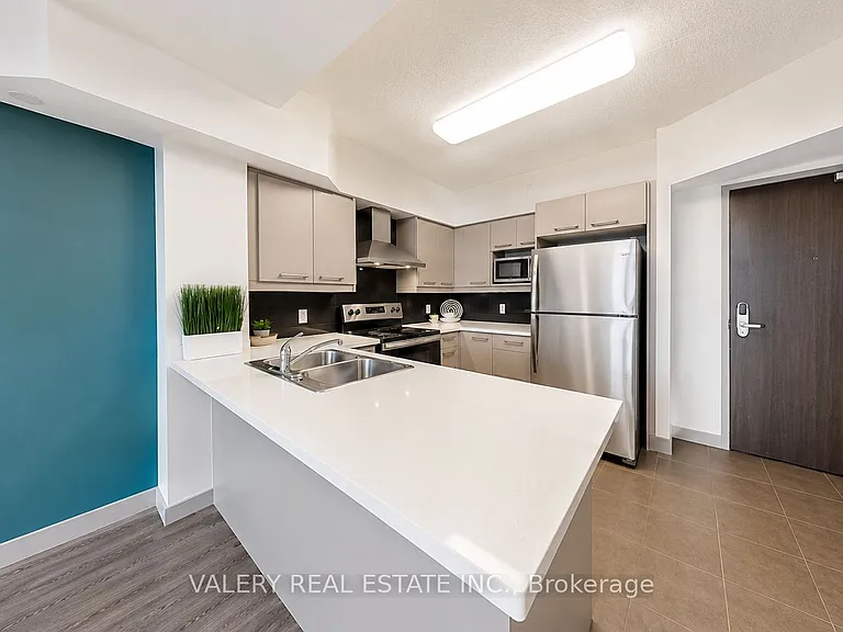 254 Phillip St #504 — Photo 3