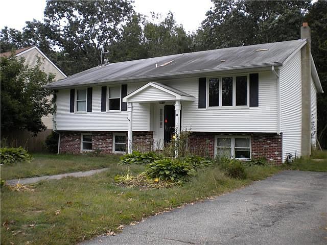 2nd image of 32 Woodridge Rd
