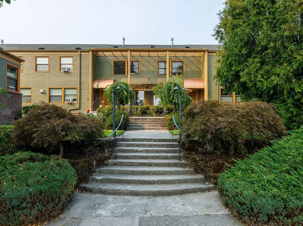 2025 SE Caruthers St APT 12, Portland, OR 97214