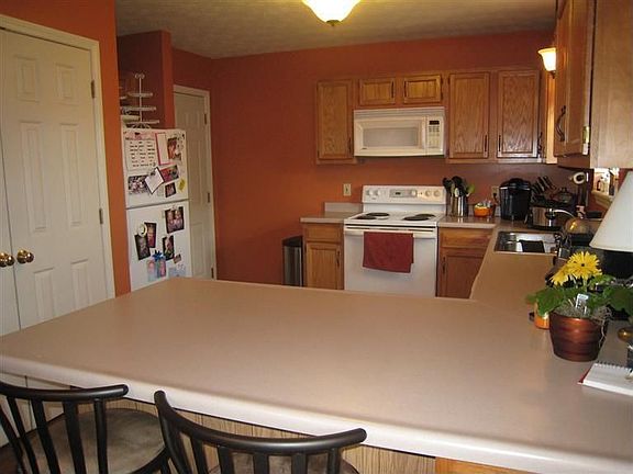 5th image of 757 Ash Ct