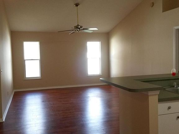 3rd image of 406 37th Ave
