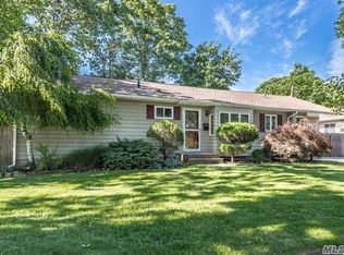 281 Sheffield Ave, West Babylon, NY 11704