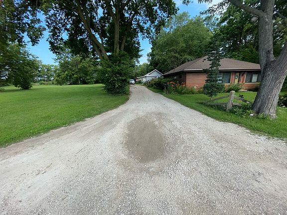 3rd image of 11915 N Riverview Rd