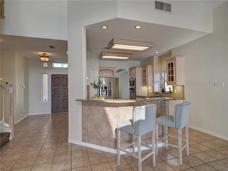 1343 Bayview Dr — Photo 9