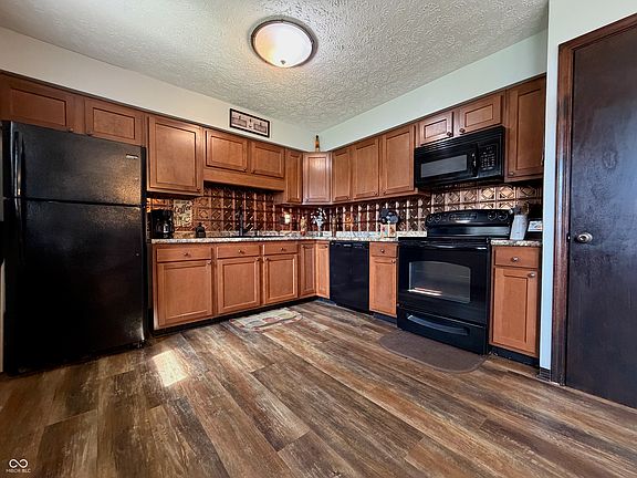 5th image of 4689 N Frontage Rd