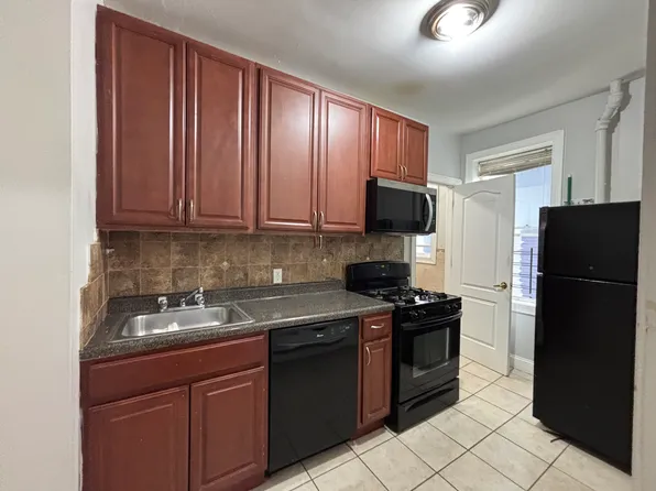 6120 Monroe Pl APT 2, West New York, NJ 07093