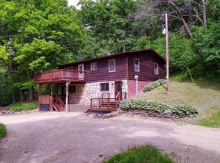 11843 Fuller Hollow Rd, Prairie Du Chien, WI 53821