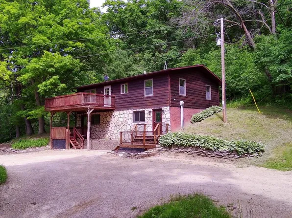11843 Fuller Hollow Road, Prairie Du Chien, WI 53821
