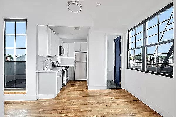 1st image of 787 Franklin Ave #4R