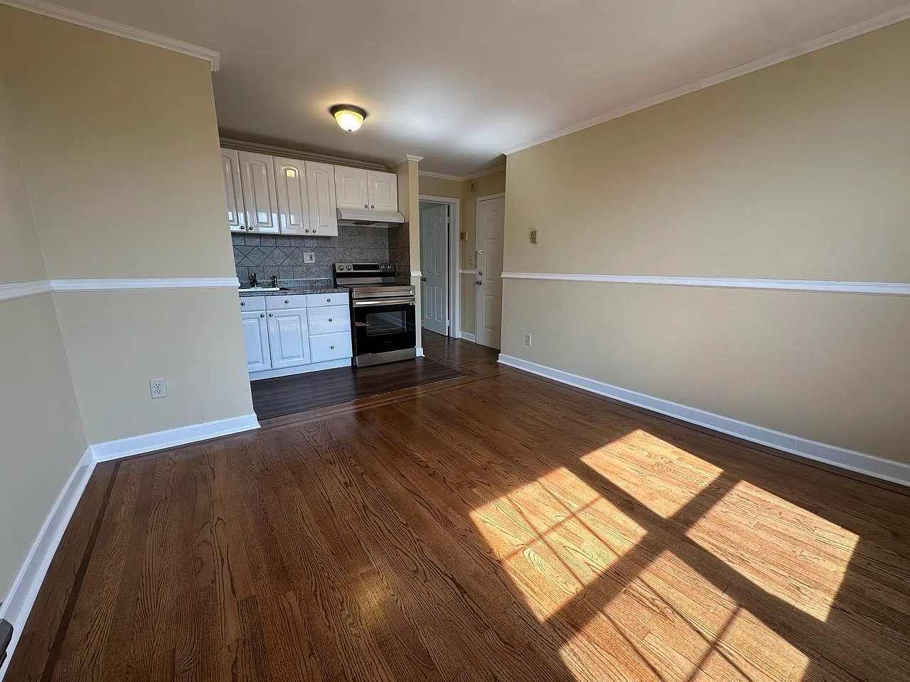 Condo, Union City, NJ, 07087 — Photo 3