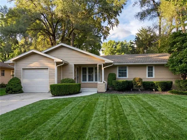 2230 W 71st St, Prairie Village, KS 66208