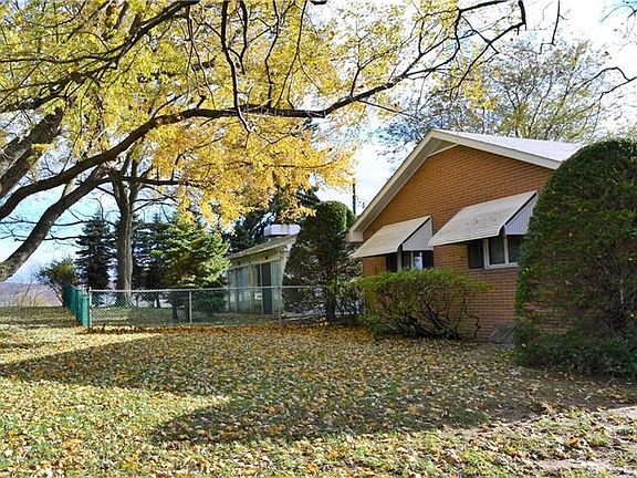 FENCED YARD AROUND POOL