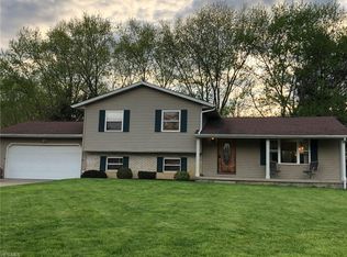 3280 Butternut Dr, Barberton, OH 44203