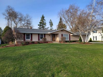 13600 W Forest Knoll DRIVE, New Berlin, WI, 53151