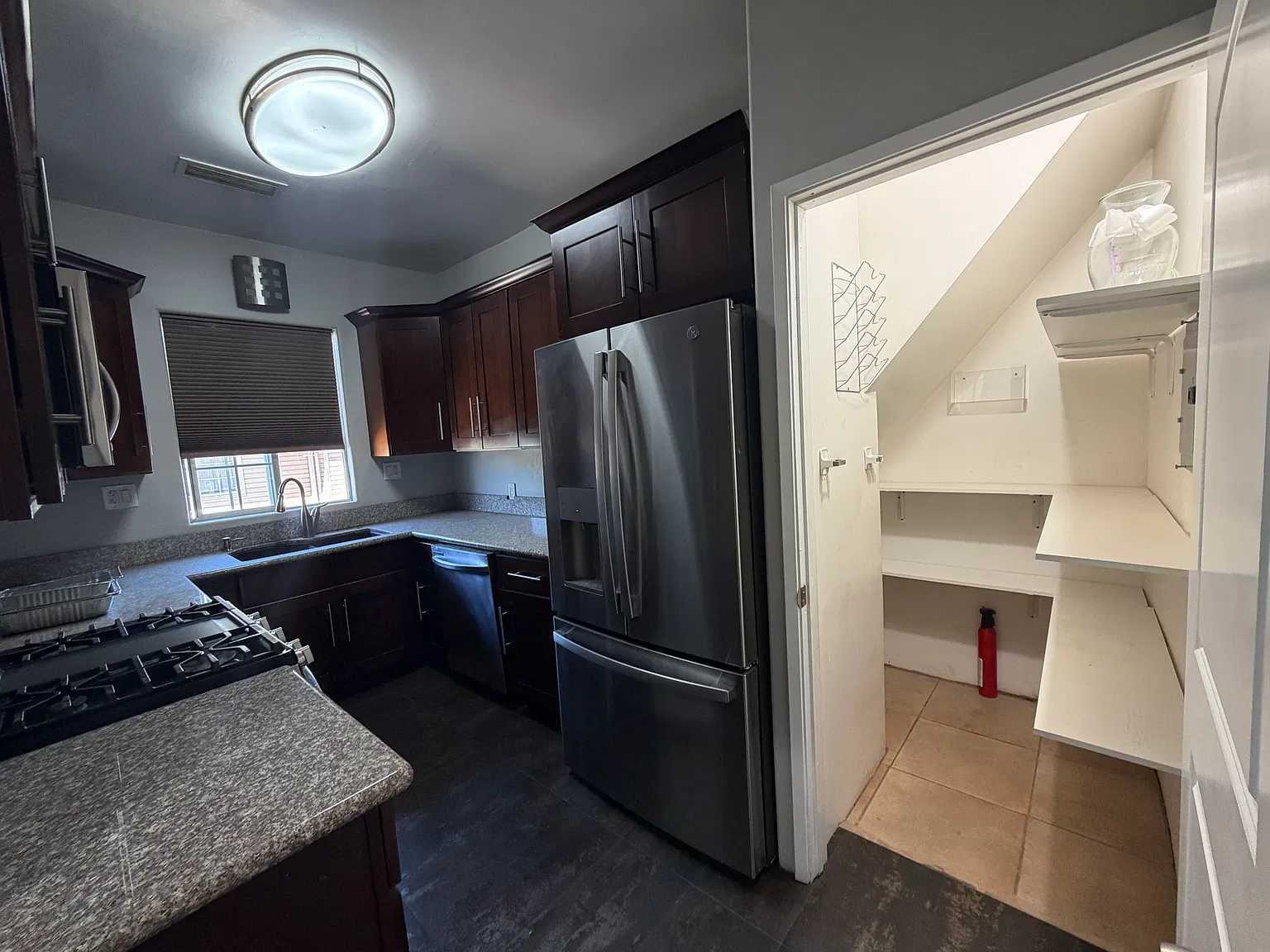 2 bed, 1100 sqft, $3,000 — Photo 2