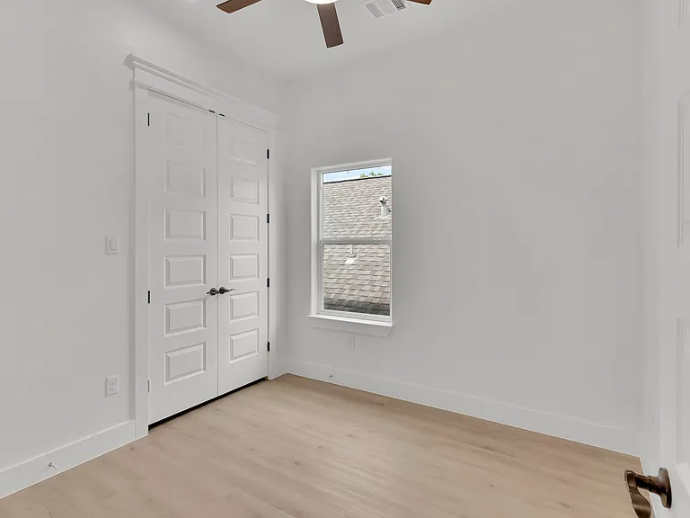 1311 E 33rd St #B — Photo 1
