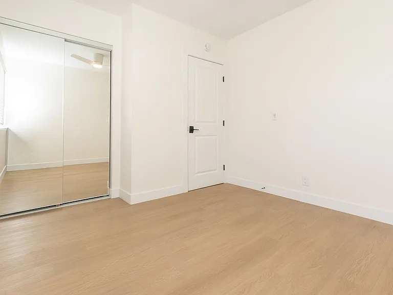 Remodeled 2 Bedroom/ 1 Bath Apartment Near Strand Beach in Oceanside! — Photo 21