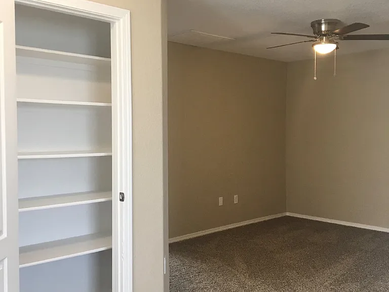 1941 Cortina Loop SE — Photo 13