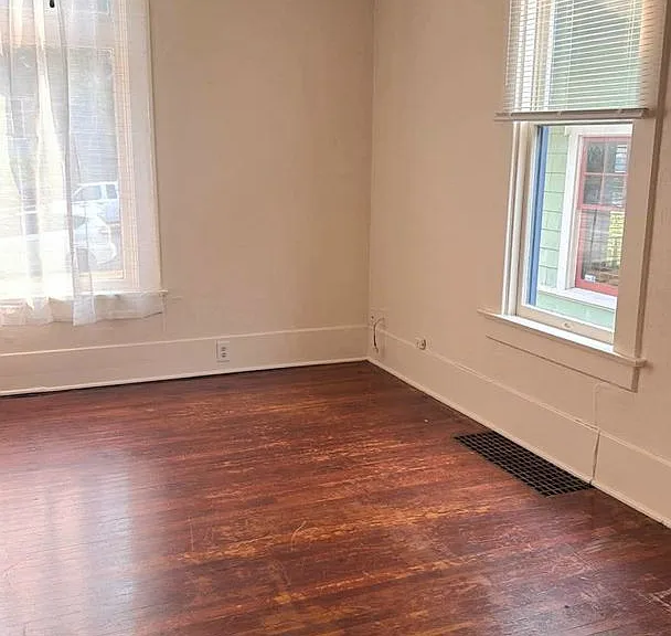 801 E North St #L — Photo 17