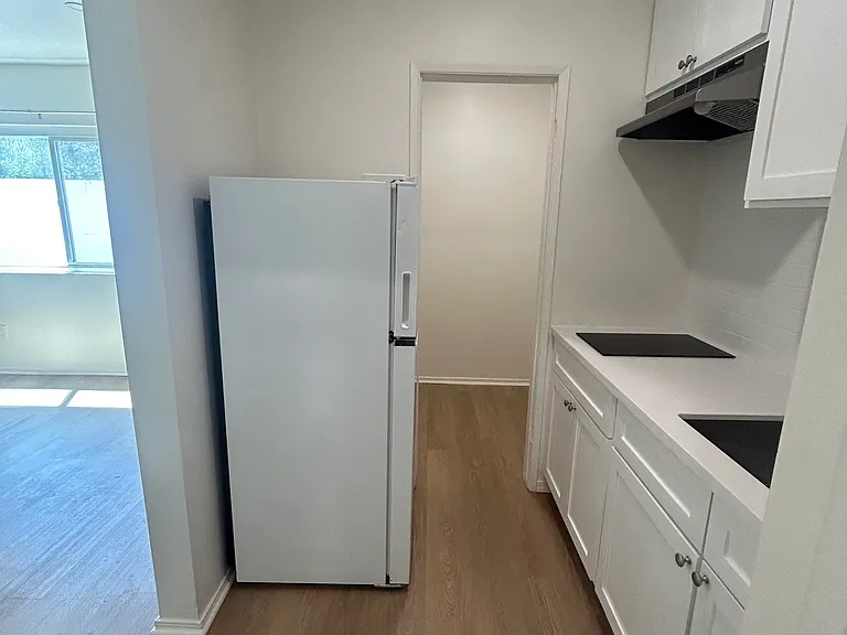 14924 Roscoe Blvd #1A — Photo 10