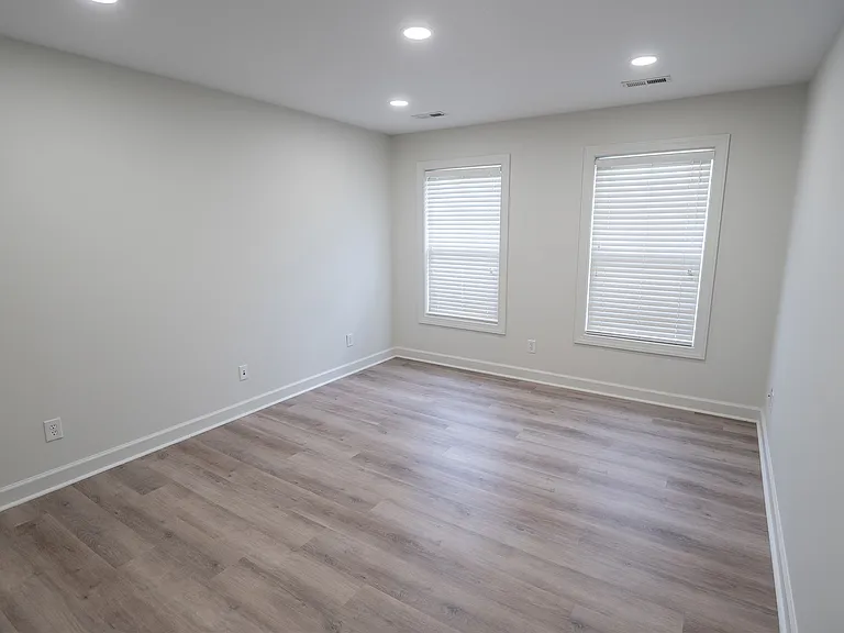 1820 Clay Dr — Photo 33