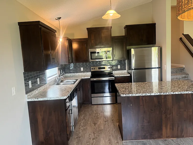 12188 Hupp St NE — Photo 3