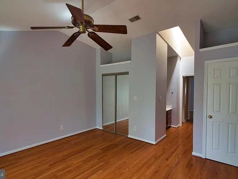5901 Saint Giles Way — Photo 7