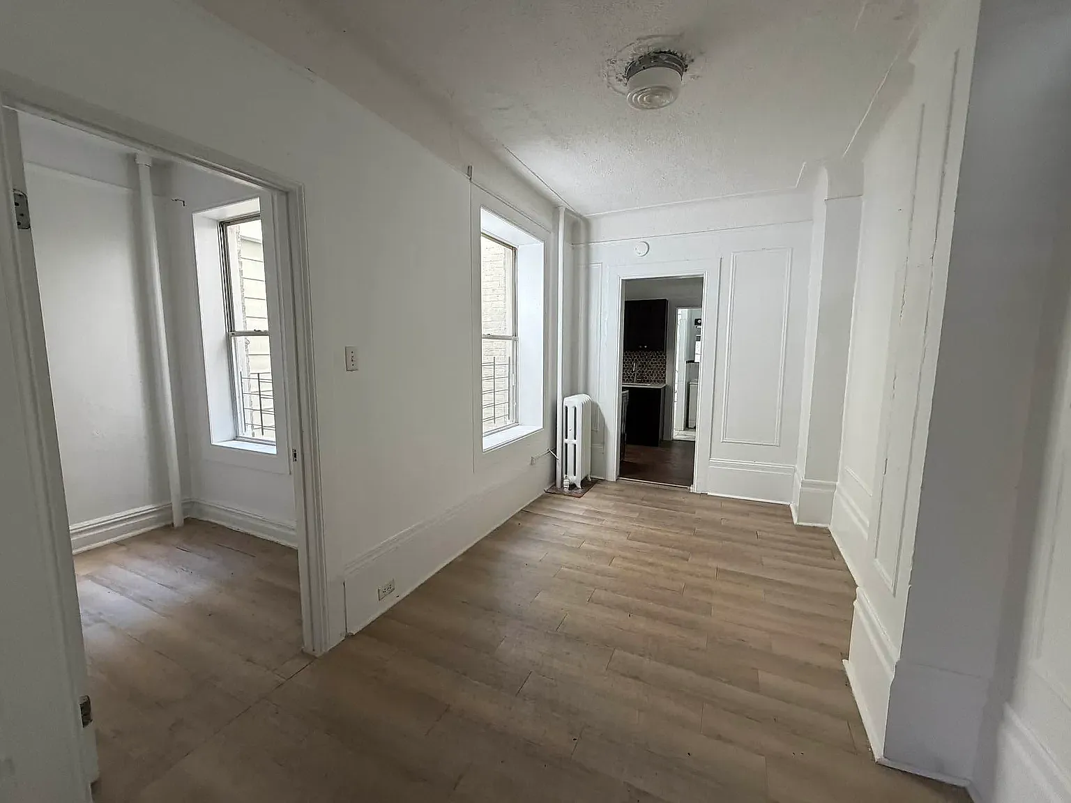 954 East 15th Street — Photo 2