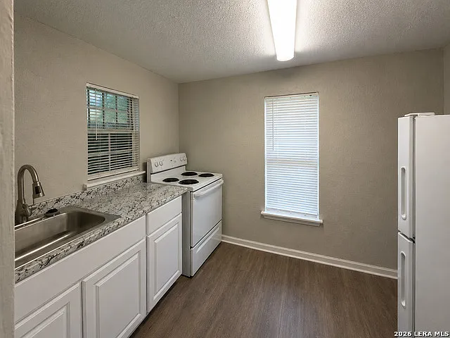 1817 San Luis St — Photo 8