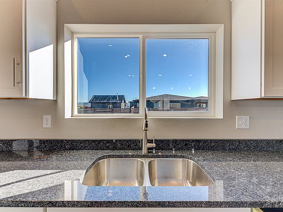 4th image of 3883 Lovegrass Ln