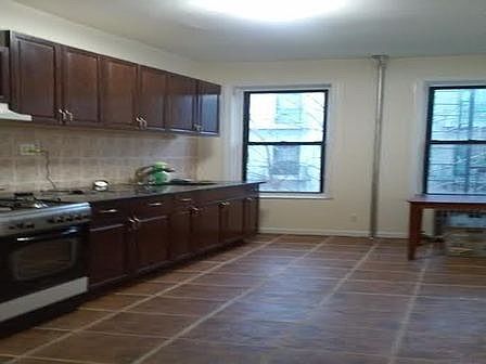 2nd image of 1735 Norman St APT 1R