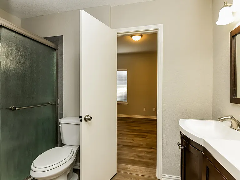 4605 Birchbend Ln — Photo 16