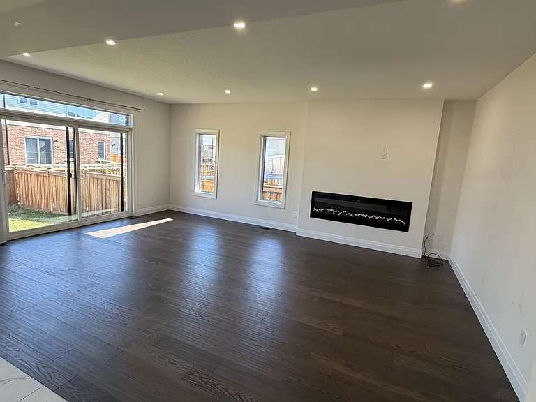 2910 Biddulph St #UPPER — Photo 7