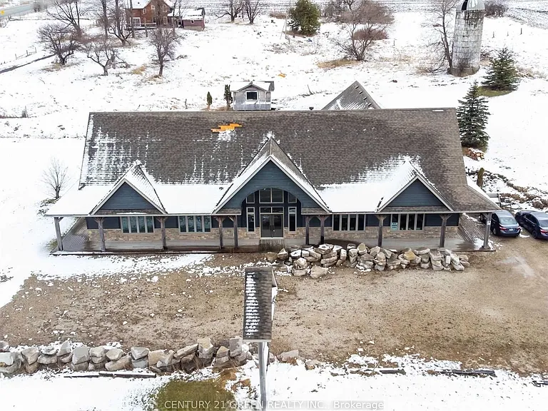 935689 Airport Rd — Photo 1