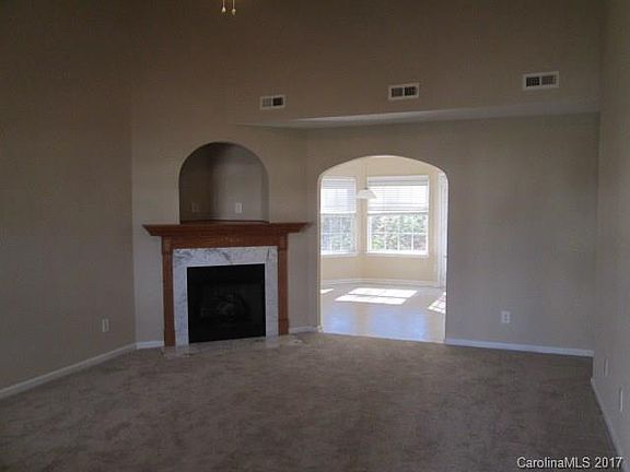 5th image of 1842 Mission Oaks St